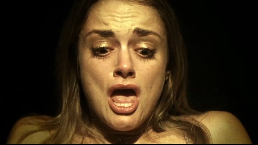 Ali Faulkner dans sous-vêtements