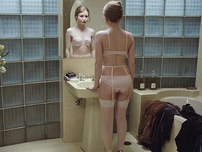 Emily Browning photo nue 34