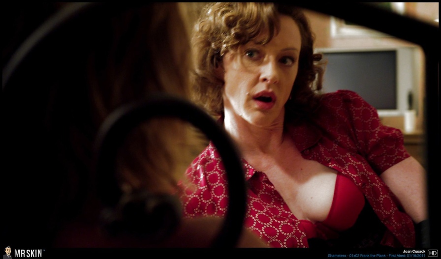 Joan Cusack les fesses sont visibles