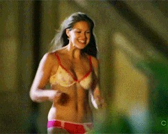 Melissa Benoist seins