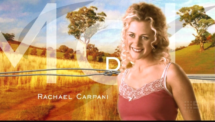 Rachael Carpani chatte