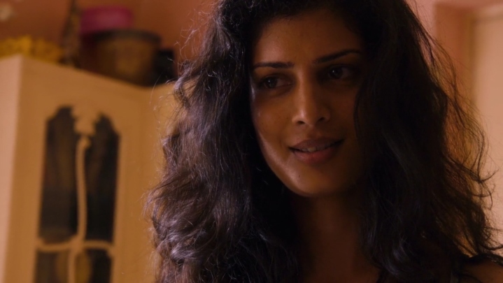 Tina Desai la photo clignote entre les jambes 87